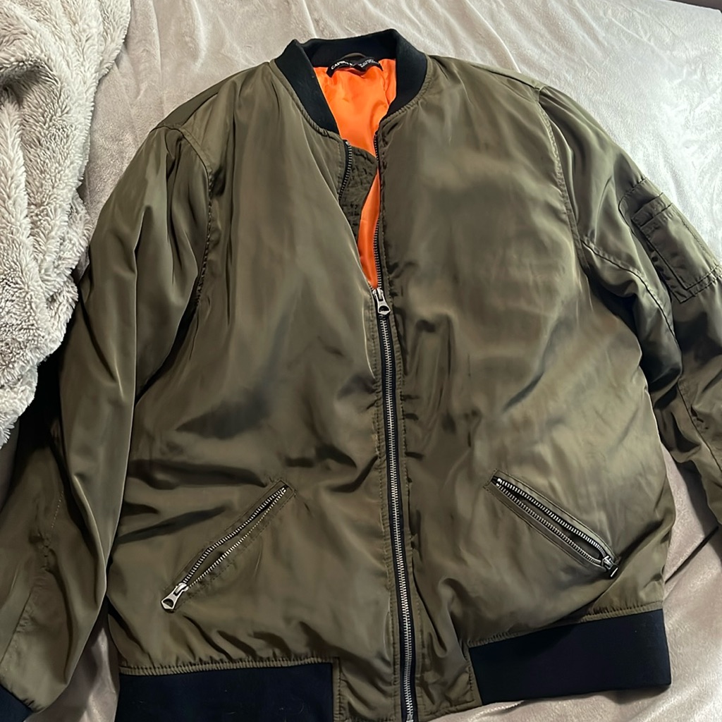 Brand Capsule  100 Polyester Lining